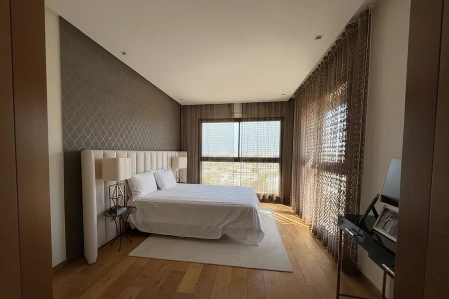Duplex penthouse, Casa Finance City 11